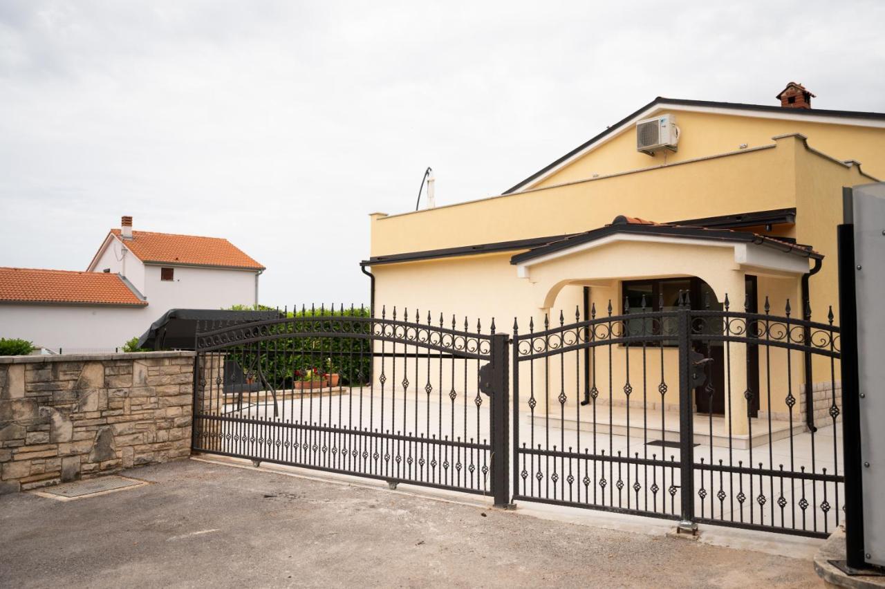 Apartmant Treasure Apartment Marcana